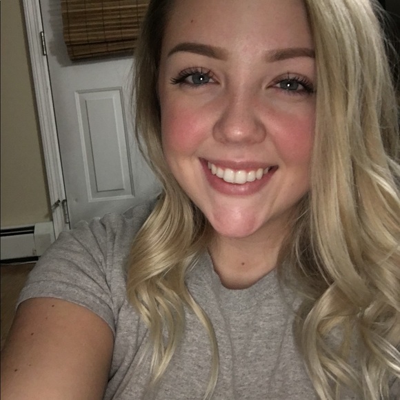 Meet your Posher, Hannah - Picture 1 of 1